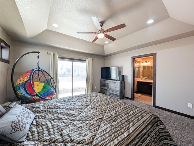 6810 24 Street S, Fargo, ND 58104