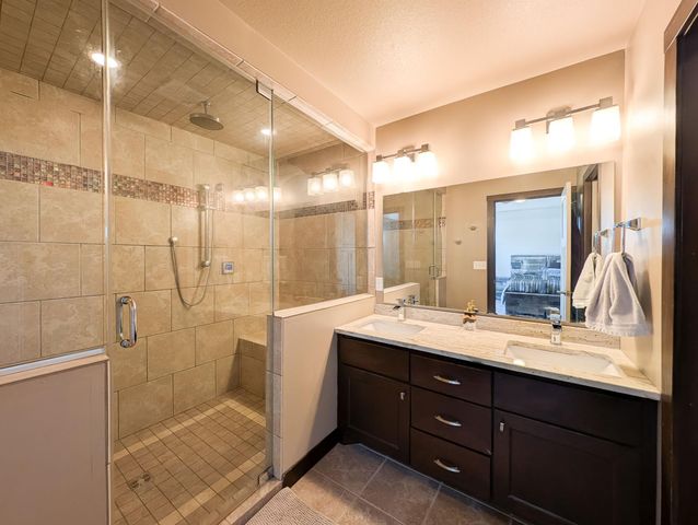 6810 24 Street S, Fargo, ND 58104