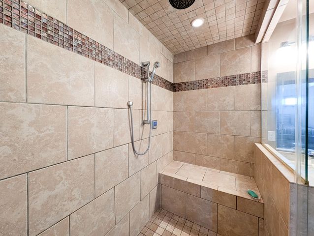 6810 24 Street S, Fargo, ND 58104