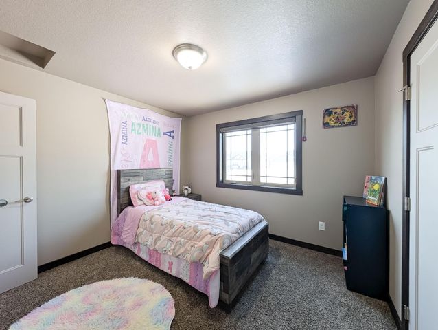 6810 24 Street S, Fargo, ND 58104