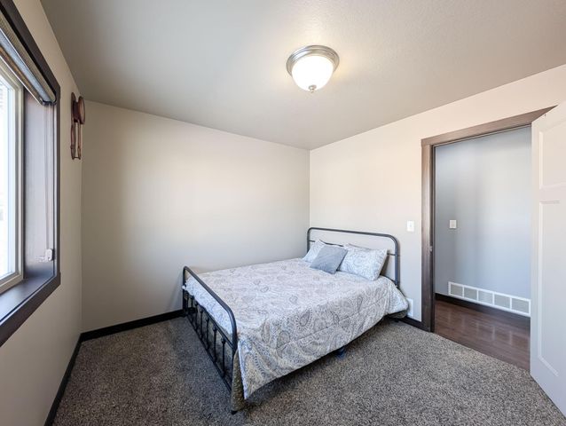 6810 24 Street S, Fargo, ND 58104