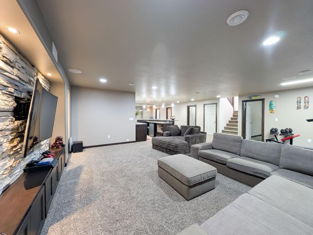 6810 24 Street S, Fargo, ND 58104