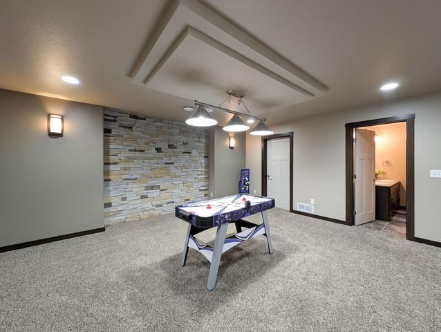 6810 24 Street S, Fargo, ND 58104