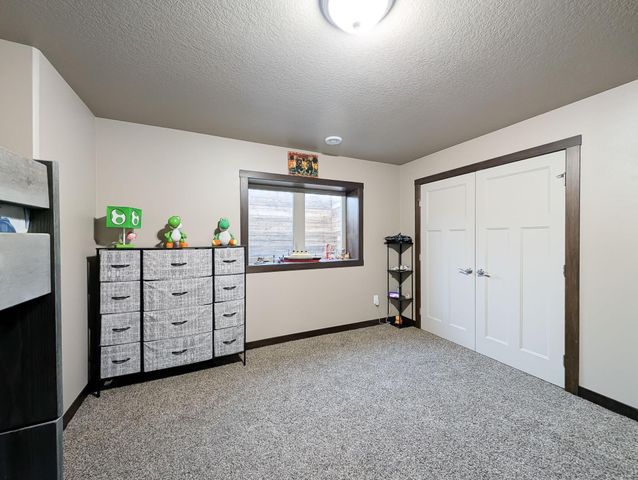 6810 24 Street S, Fargo, ND 58104