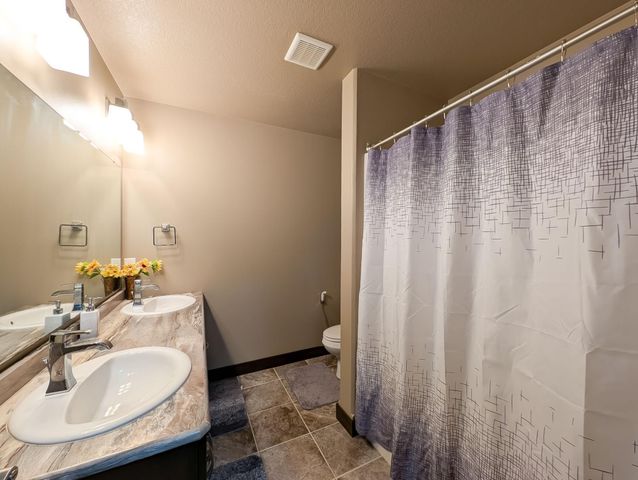 6810 24 Street S, Fargo, ND 58104