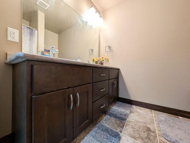 6810 24 Street S, Fargo, ND 58104