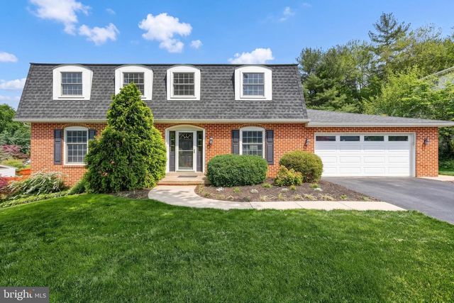 805 CORTLEIGH DR, York, PA 17402