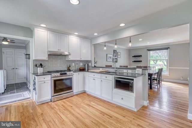 805 CORTLEIGH DR, York, PA 17402