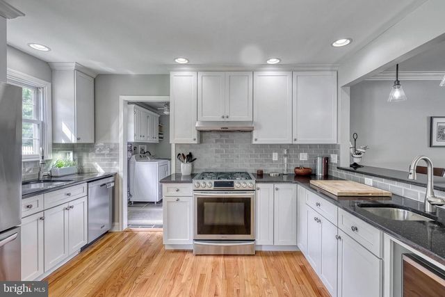 805 CORTLEIGH DR, York, PA 17402