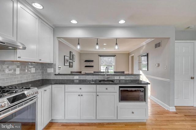805 CORTLEIGH DR, York, PA 17402