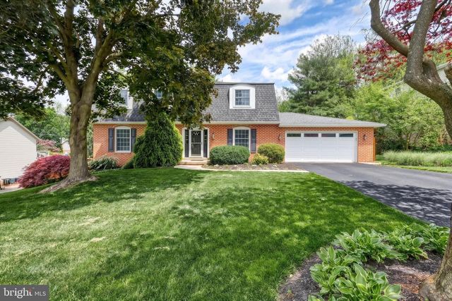 805 CORTLEIGH DR, York, PA 17402