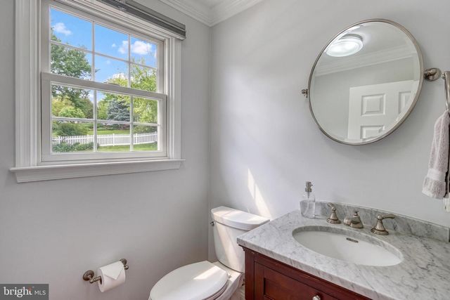 805 CORTLEIGH DR, York, PA 17402