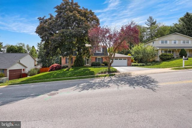 805 CORTLEIGH DR, York, PA 17402