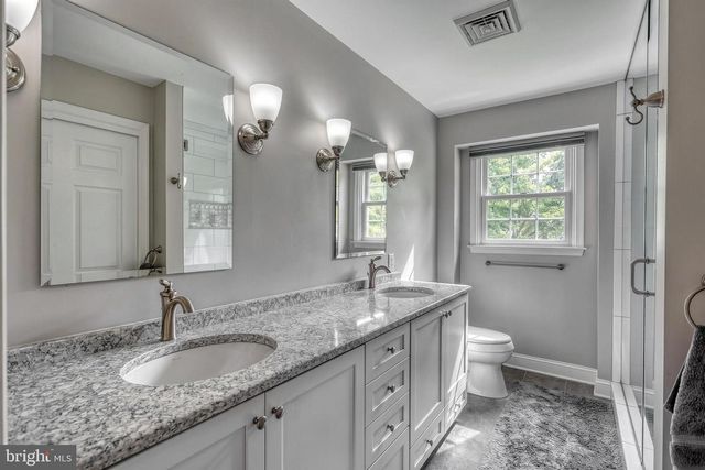 805 CORTLEIGH DR, York, PA 17402