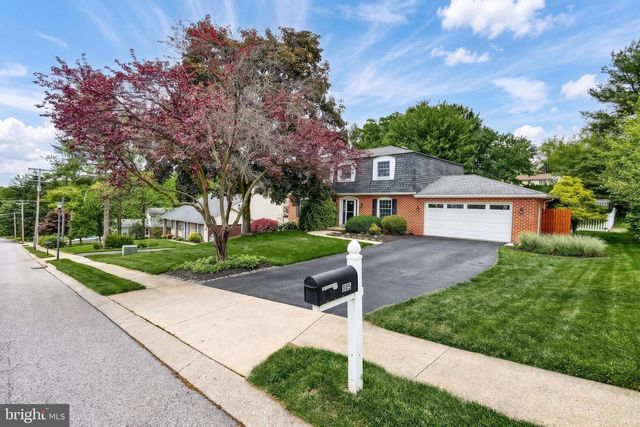 805 CORTLEIGH DR, York, PA 17402