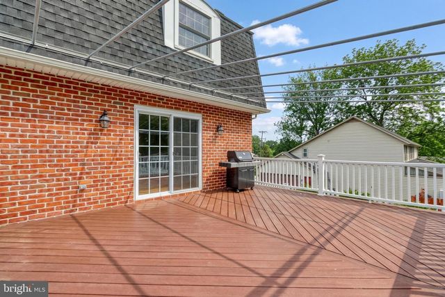 805 CORTLEIGH DR, York, PA 17402