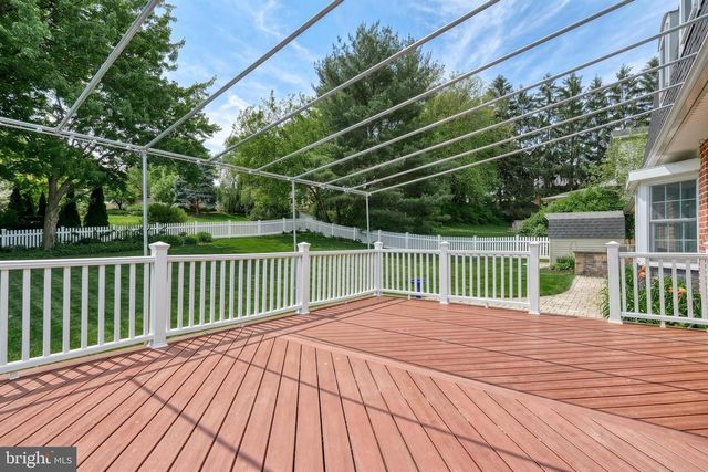805 CORTLEIGH DR, York, PA 17402