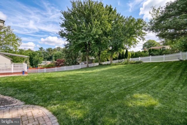 805 CORTLEIGH DR, York, PA 17402