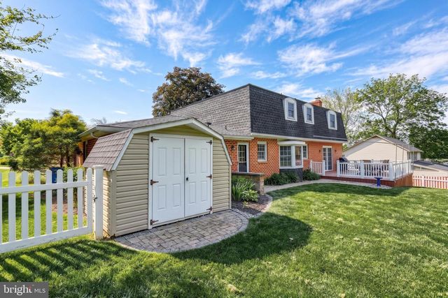 805 CORTLEIGH DR, York, PA 17402