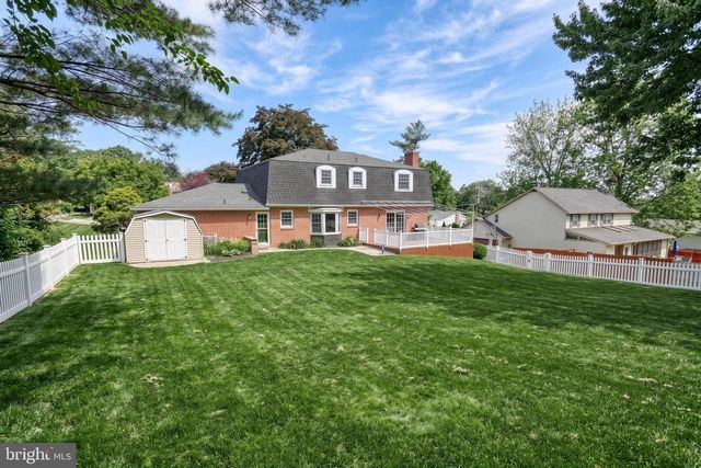 805 CORTLEIGH DR, York, PA 17402