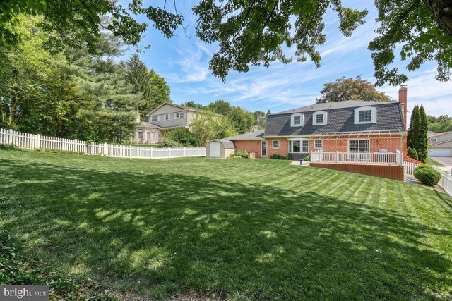 805 CORTLEIGH DR, York, PA 17402