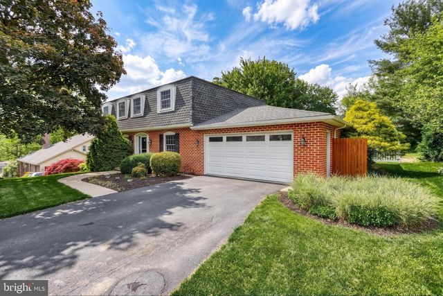 805 CORTLEIGH DR, York, PA 17402