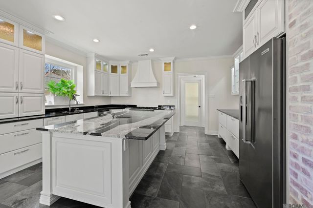 17628 W Lakeway Ave, Baton Rouge, LA 70810