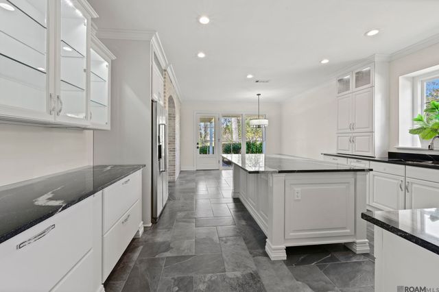 17628 W Lakeway Ave, Baton Rouge, LA 70810