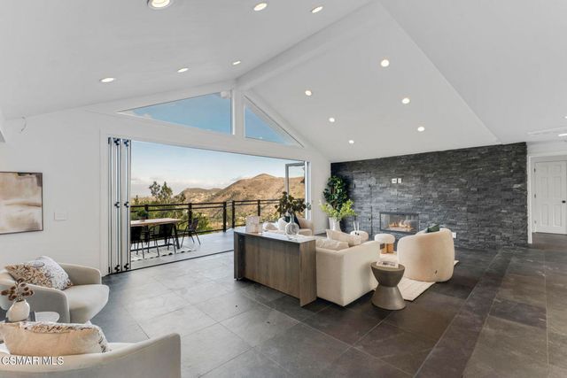 54 Saddlebow Road, Bell Canyon, CA 91307