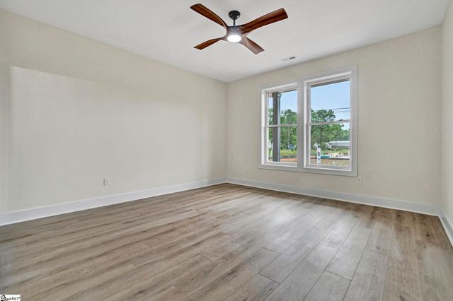208 Pinehaven Street, Laurens, SC 29360