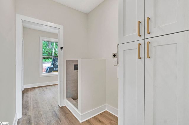 208 Pinehaven Street, Laurens, SC 29360