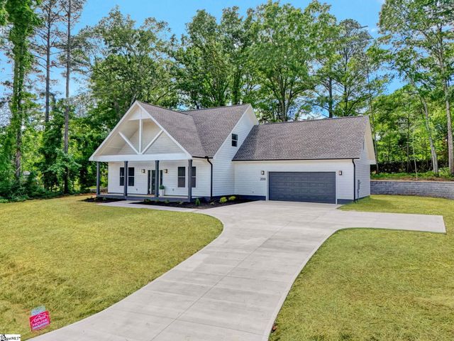 208 Pinehaven Street, Laurens, SC 29360