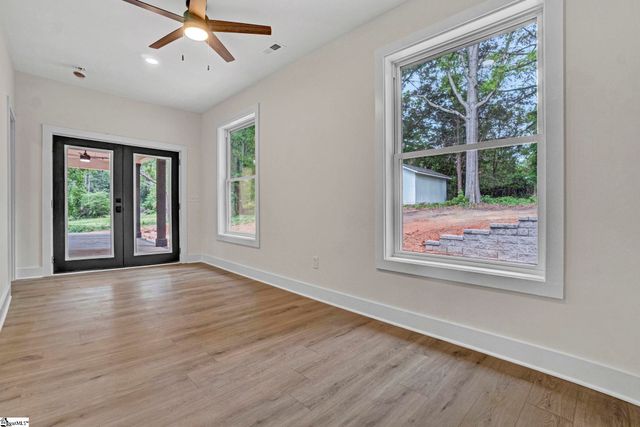 208 Pinehaven Street, Laurens, SC 29360