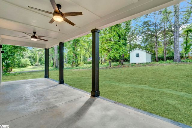 208 Pinehaven Street, Laurens, SC 29360