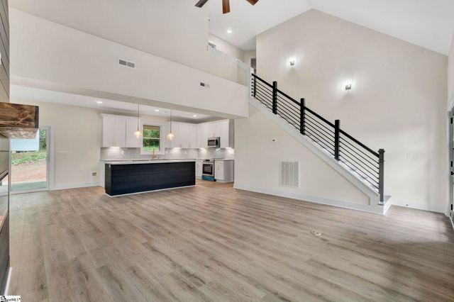 208 Pinehaven Street, Laurens, SC 29360