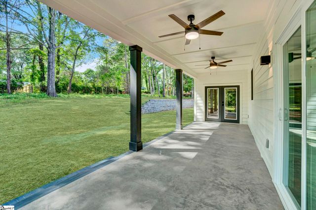 208 Pinehaven Street, Laurens, SC 29360