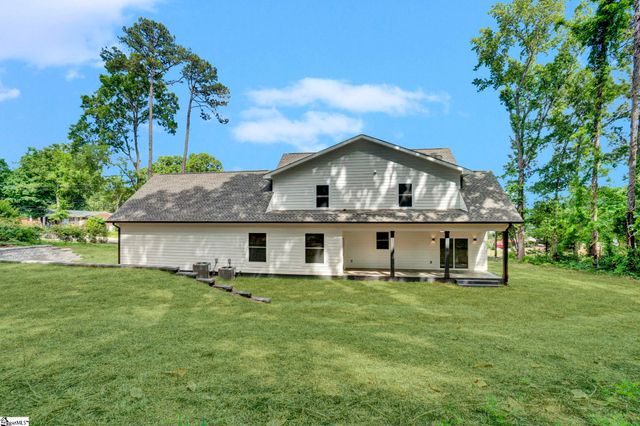 208 Pinehaven Street, Laurens, SC 29360