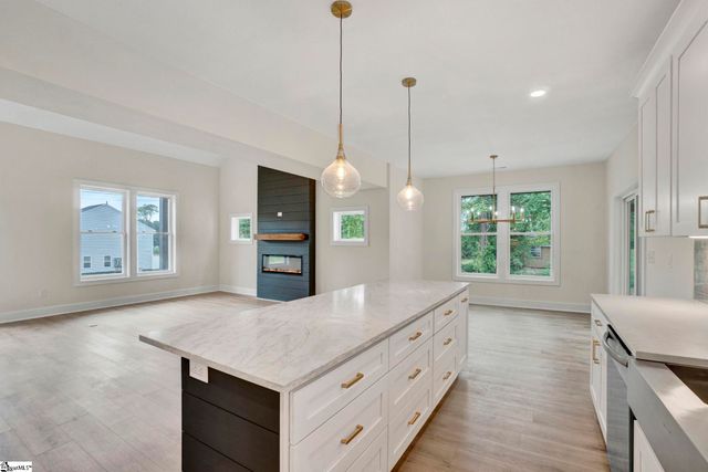 208 Pinehaven Street, Laurens, SC 29360