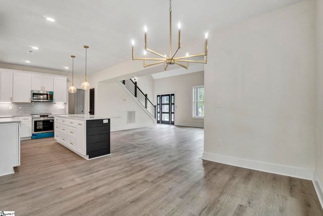 208 Pinehaven Street, Laurens, SC 29360