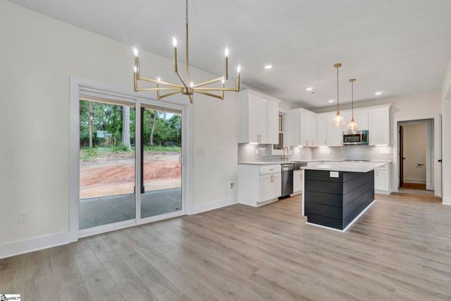 208 Pinehaven Street, Laurens, SC 29360