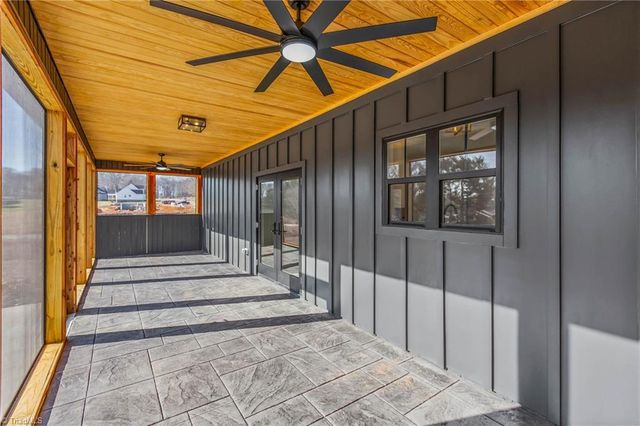 3714 Beroth Circle, Pfafftown, NC 27040