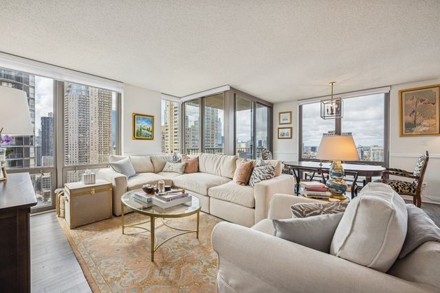 2 E ERIE Street 2905, Chicago, IL 60611