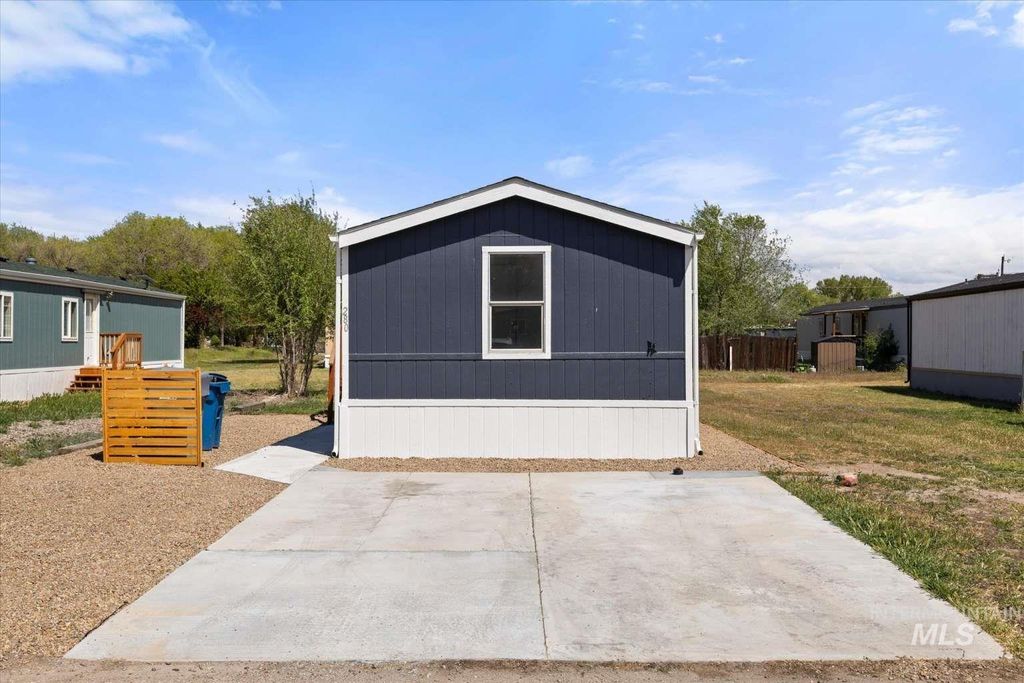 280 Colleen Dr, Mountain Home, ID 83647