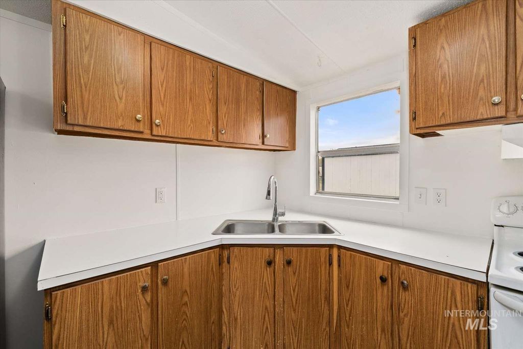280 Colleen Dr, Mountain Home, ID 83647 photo 4