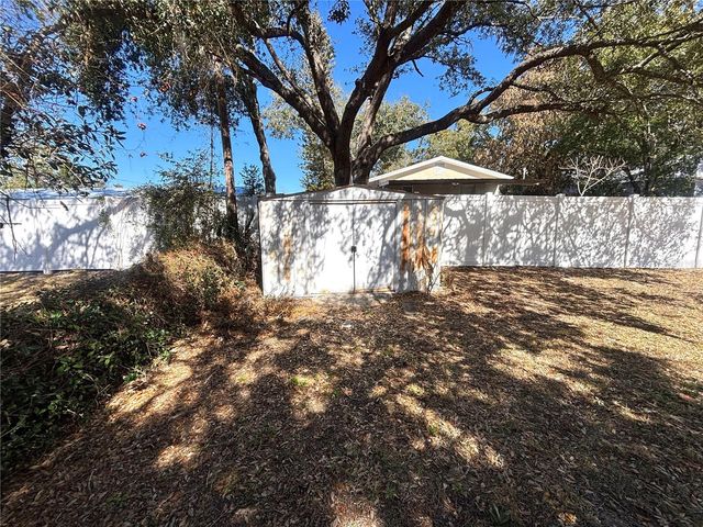 840 LAKE AVENUE, Clermont, FL 34711