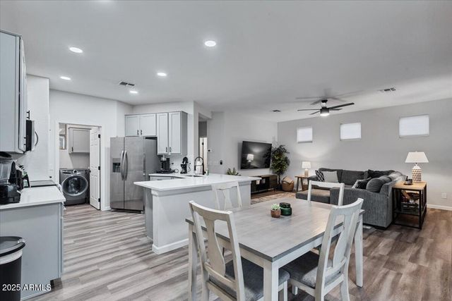 1524 E GARY Way, Phoenix, AZ 85042