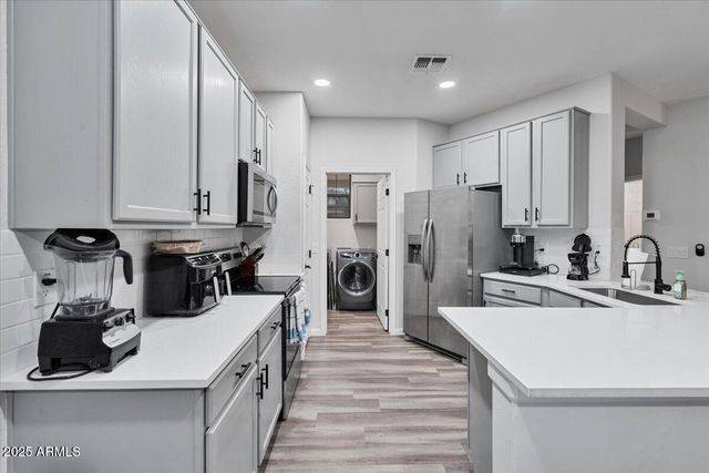 1524 E GARY Way, Phoenix, AZ 85042