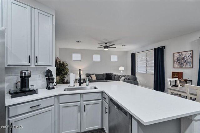 1524 E GARY Way, Phoenix, AZ 85042