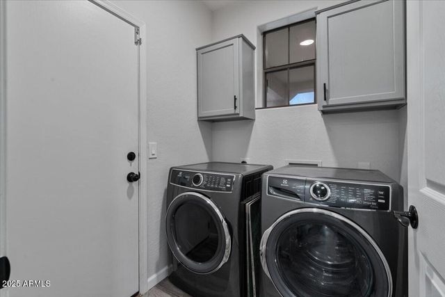 1524 E GARY Way, Phoenix, AZ 85042