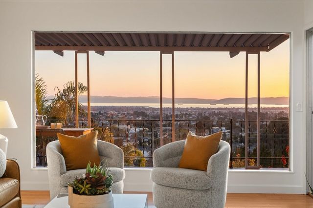 3363 Kiwanis St, Oakland, CA 94602